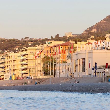 "Dans Les Toits De La Ville" Plein Centre Et Mer Menton Luaran gambar